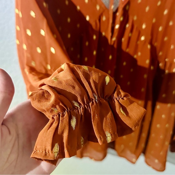 ENTRO Orange and Gold flowey V-neck blouse. Sheer.  NWT.  Size Small. - Picture 3 of 4